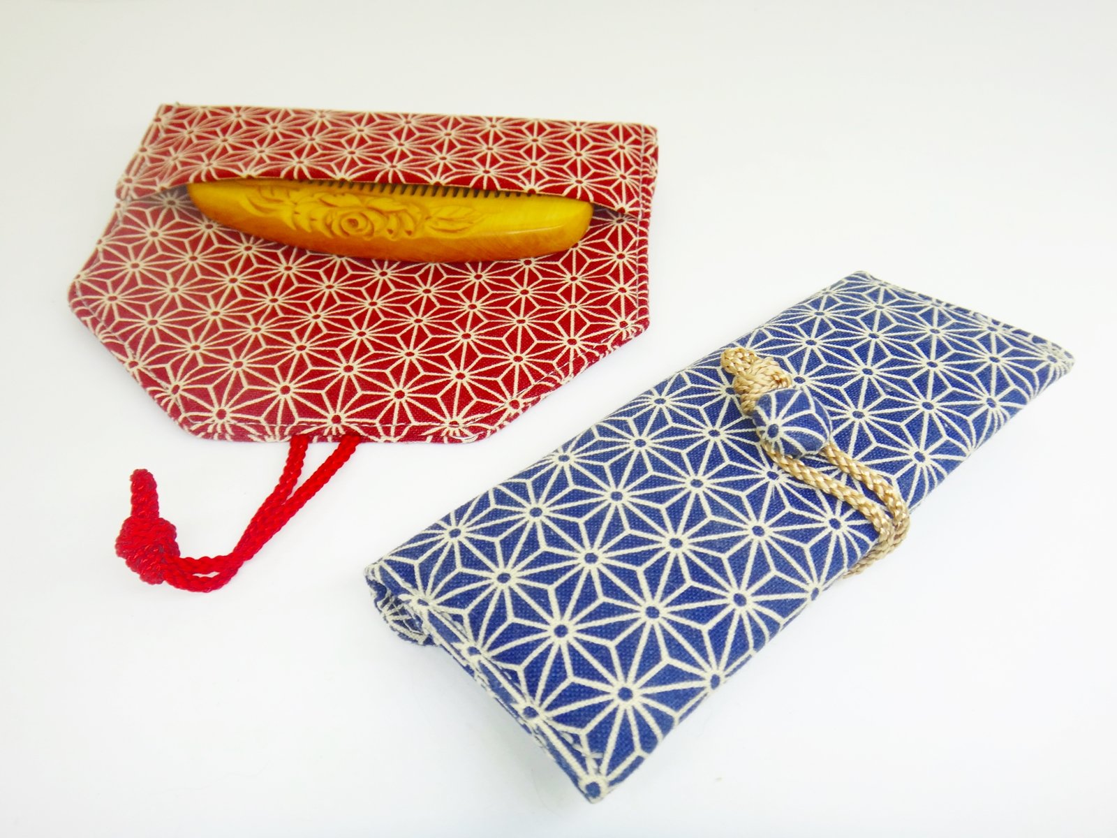 Amazon | 本つげ櫛 解櫛3寸3分 (桜（さくら）彫刻, 櫛ケース【赤